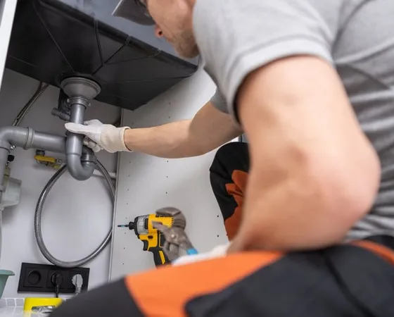Vermeiden Sie Wiederholungsbesuche, indem Sie im Voraus aus der Ferne mitschauen. Mit 123mitschauen beurteilen Sie die Situation schneller und schicken den Monteur mit den richtigen Materialien zum Einsatz.